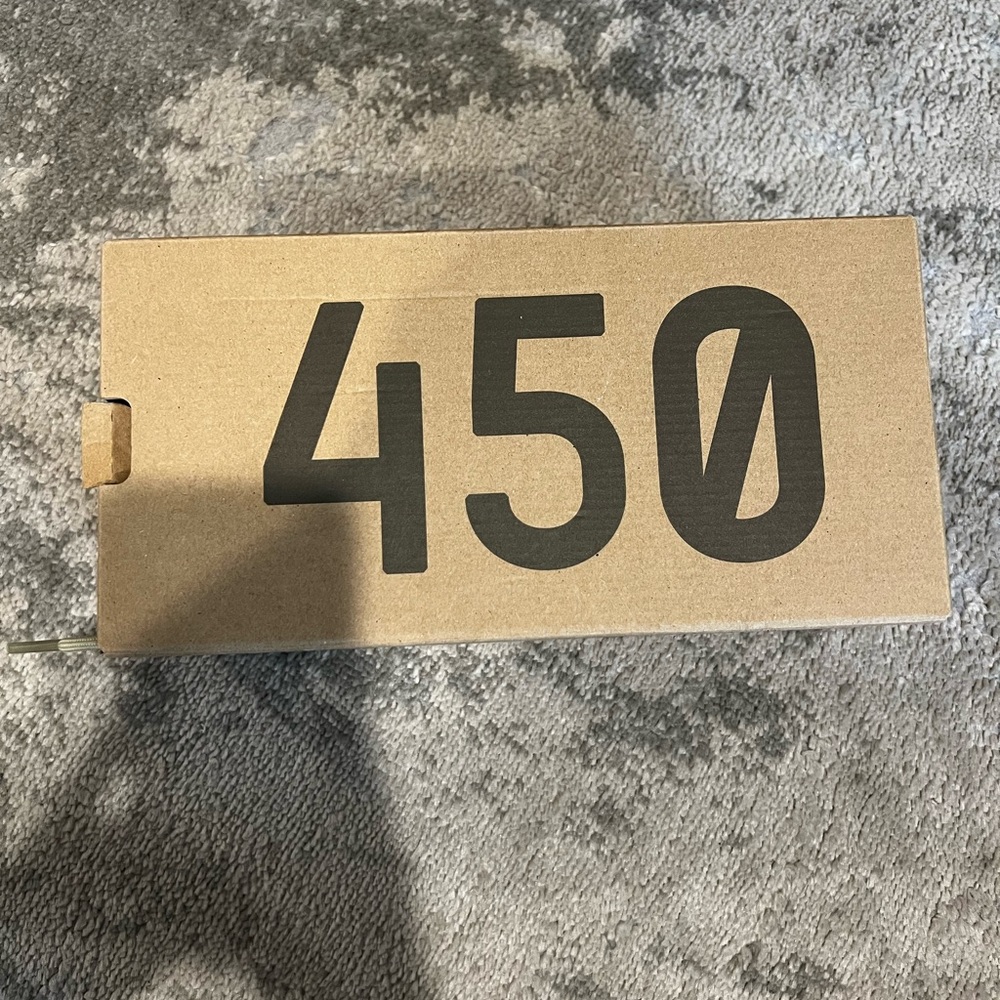 Yeezy 450 Resin size 5 1/2 Men